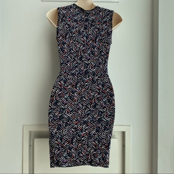 French Connection sleeveless dress.  Fun pattern.  Size 0. - Picture 3 of 4